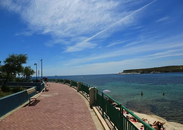 Watersedge فيلة *