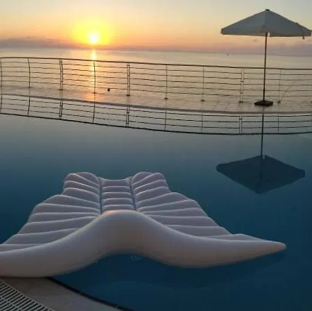 Watersedge Villa *