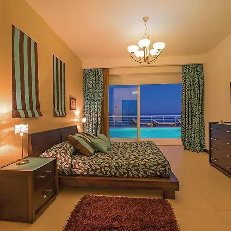 Watersedge Villa *
