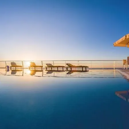 Watersedge Villa *