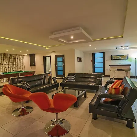 Villa Watersedge *