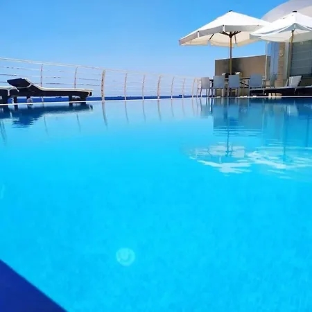 Watersedge Villa *