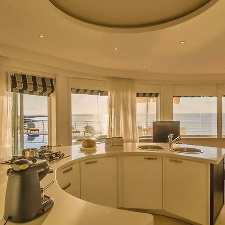 Watersedge Villa
